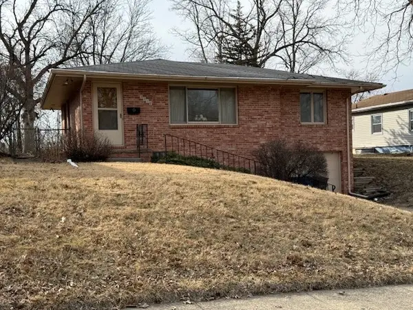 3216 SE 3rd Street, Des Moines, IA 50315