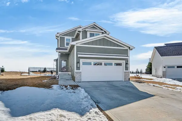 9114 S 91st Court, West Des Moines, IA 50266