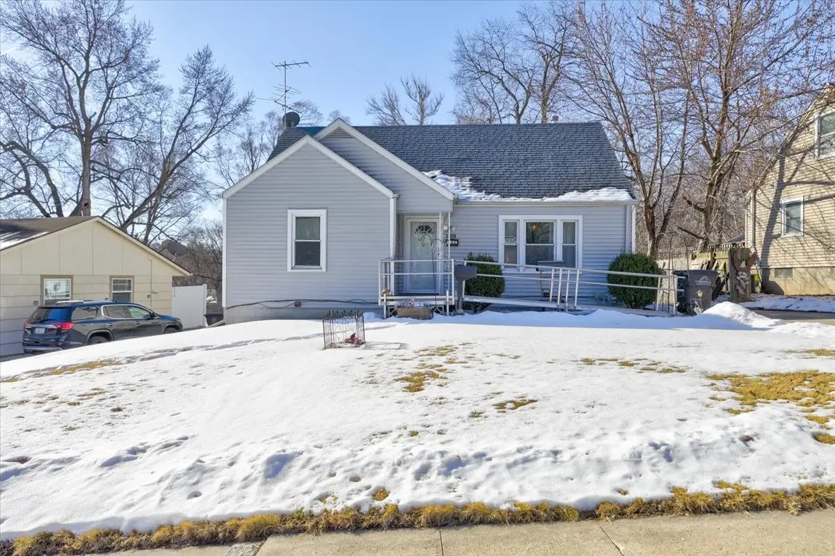 300 Hughes Avenue, Des Moines, IA 50315 - #1