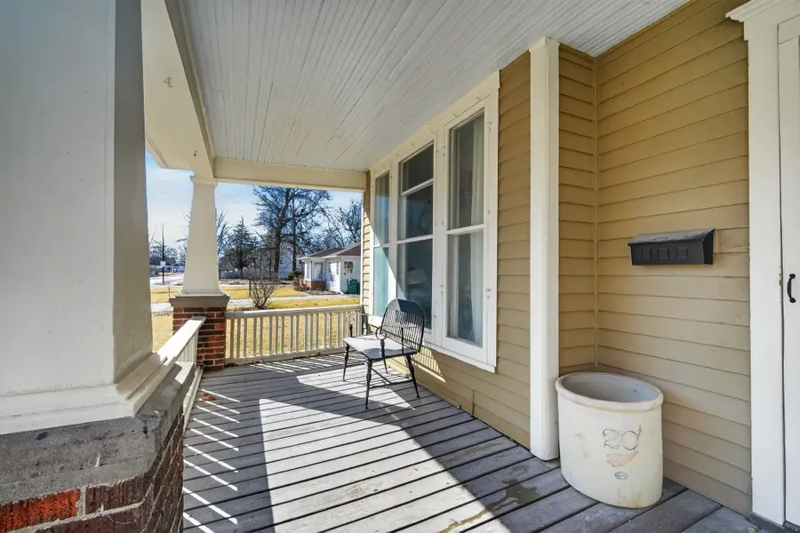 114 N 8th Avenue, Winterset, IA 50273 - #2