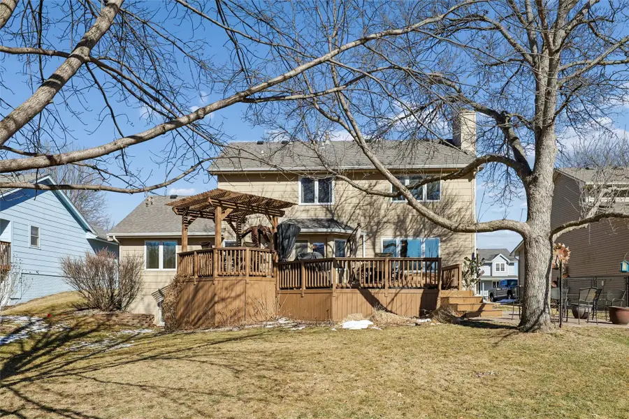 1221 E 17th Street, Norwalk, IA 50211 - #2