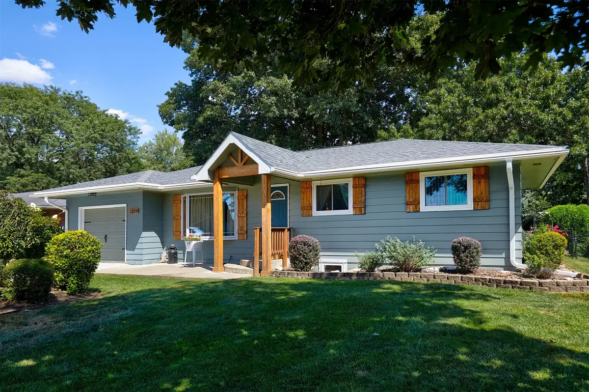 1306 Country Club Road, Indianola, IA 50125 - #1