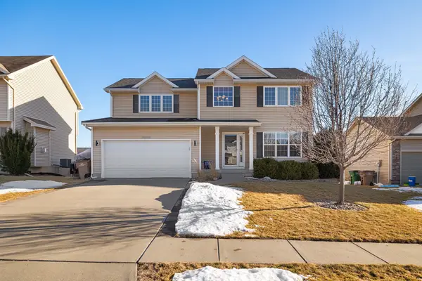 8334 Dakota Drive, West Des Moines, IA 50266