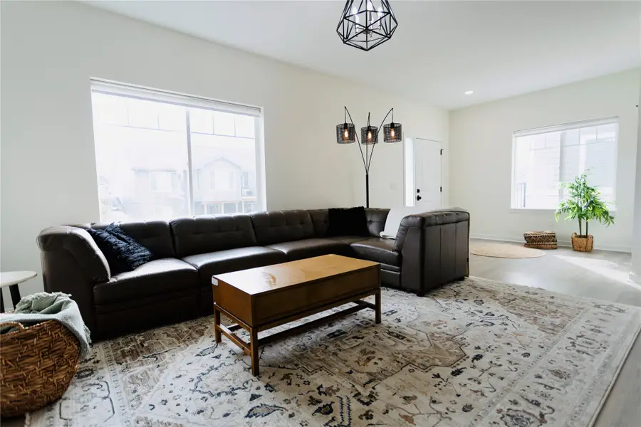 9144 Spring Crest Lane, West Des Moines, IA 50266 - #2