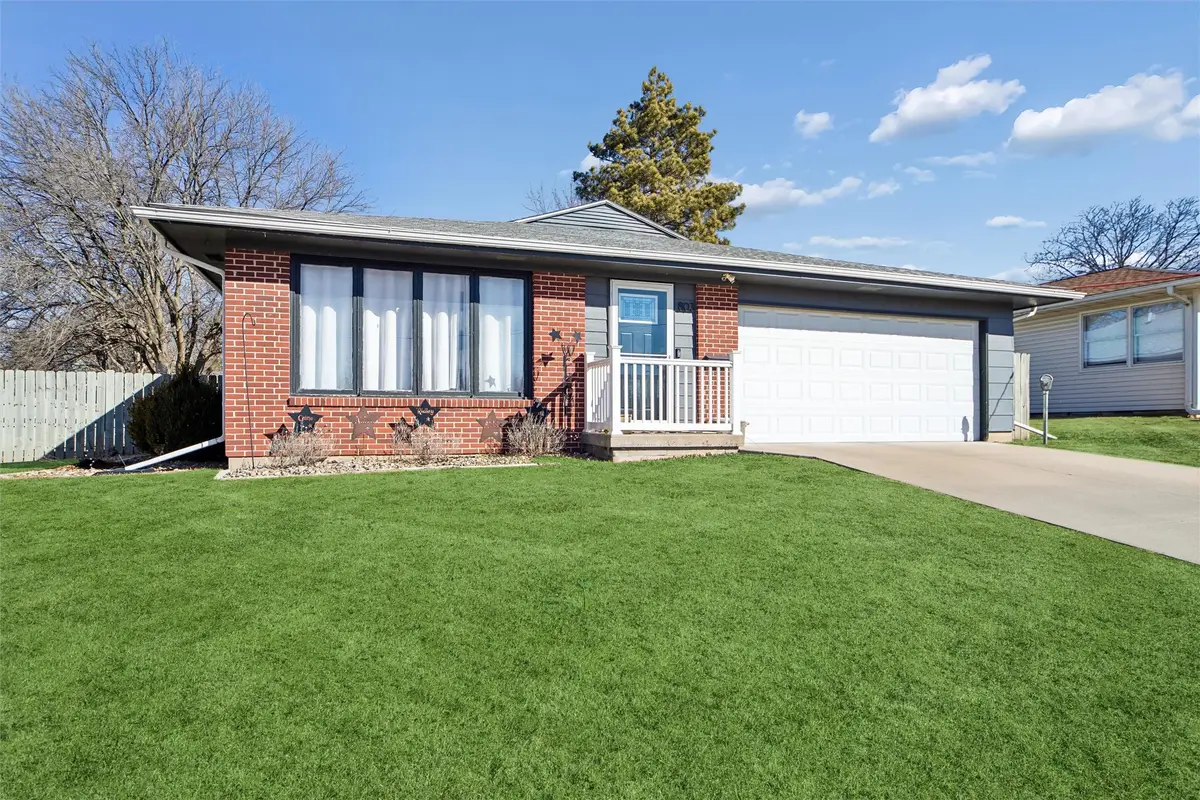 803 W Jefferson Street, Knoxville, IA 50138 - #1