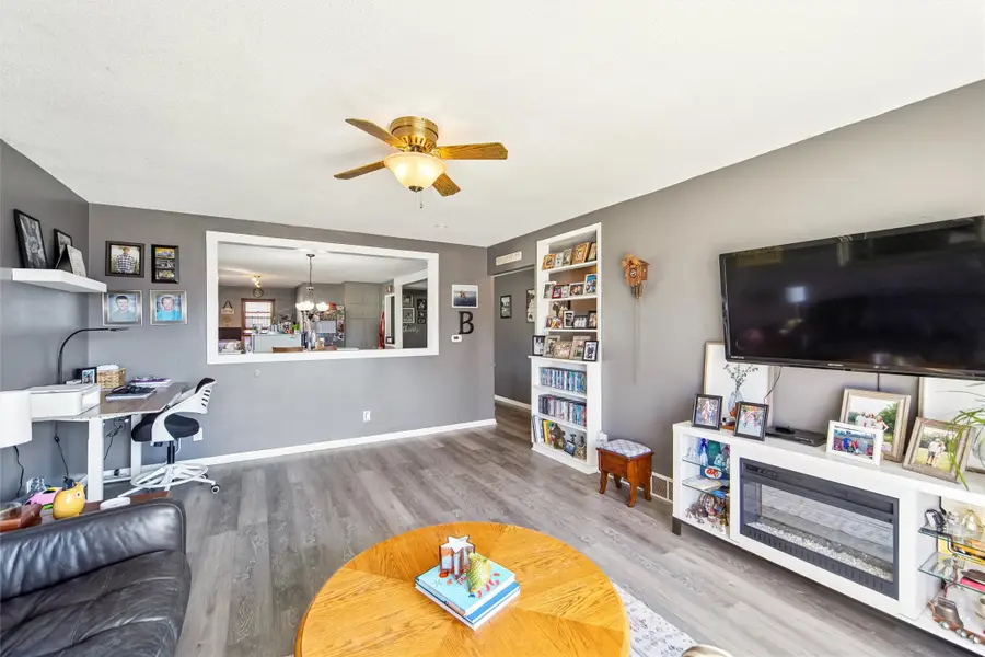 803 W Jefferson Street, Knoxville, IA 50138 - #3