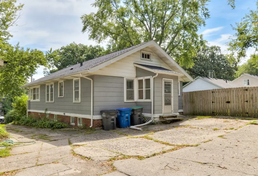 2016 30th Street, Des Moines, IA 50310 - #2