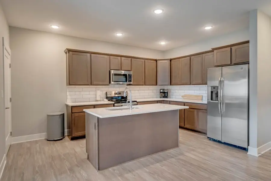 16605 Wilden Drive, Clive, IA 50325 - #2