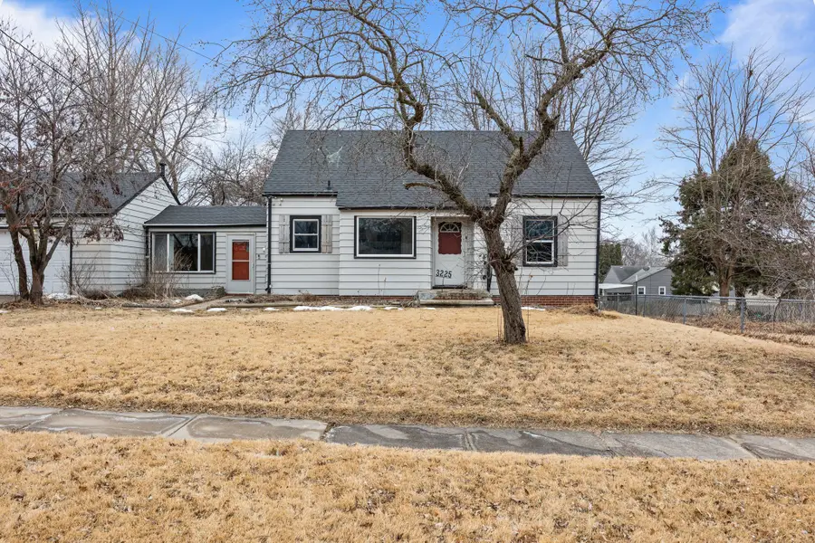 3225 E Washington Avenue, Des Moines, IA 50317 - #2