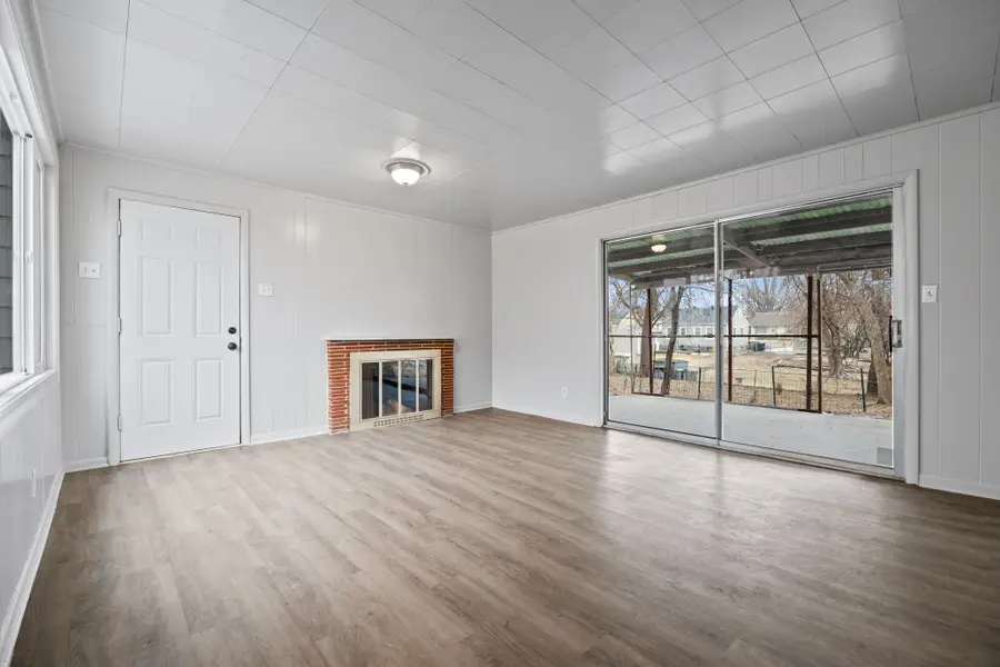 3225 E Washington Avenue, Des Moines, IA 50317 - #3