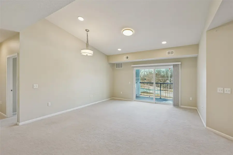 1427 34th Avenue Sw, Altoona, IA 50009 - #3