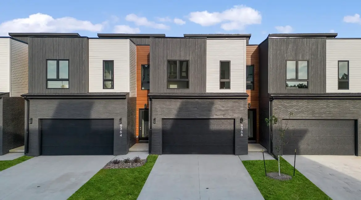 9360 Brooks Place, Norwalk, IA 50211 - #1