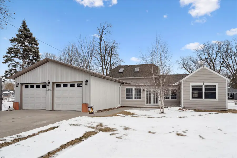 1421 Hobart Street, Grinnell, IA 50112 - #3