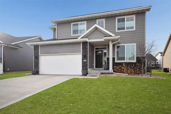 670 SE Booth Avenue, Waukee, IA 50263