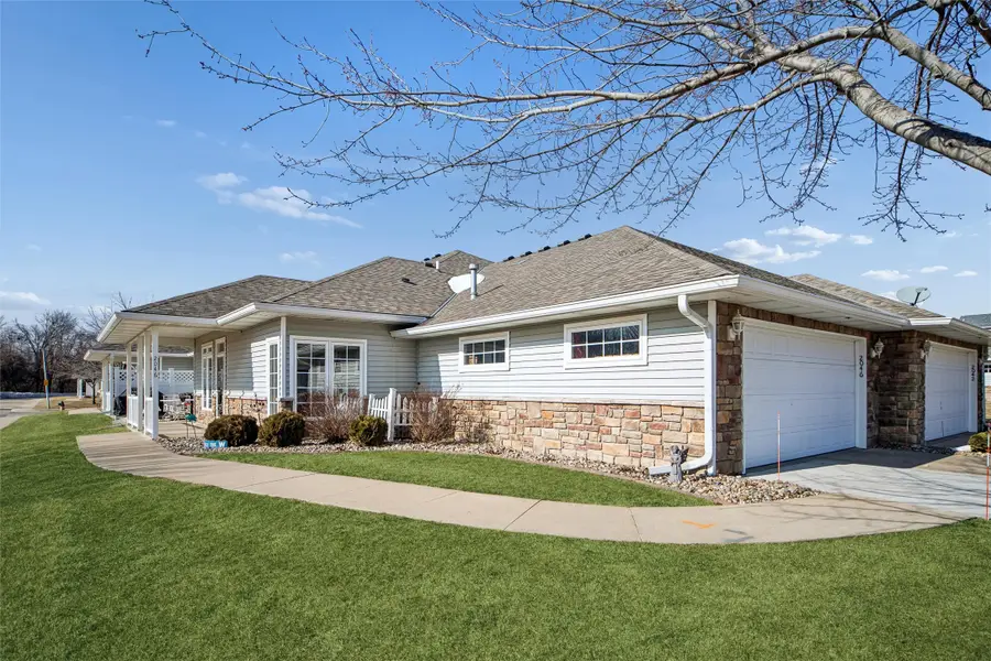 2046 SW 35th Street, Ankeny, IA 50023 - #2