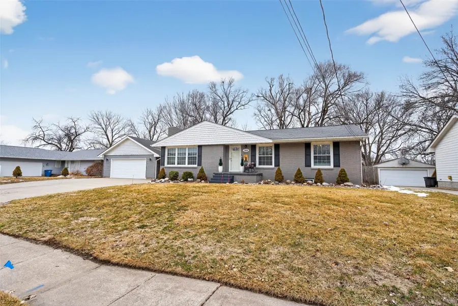 2520 E 25th Street, Des Moines, IA 50317 - #2