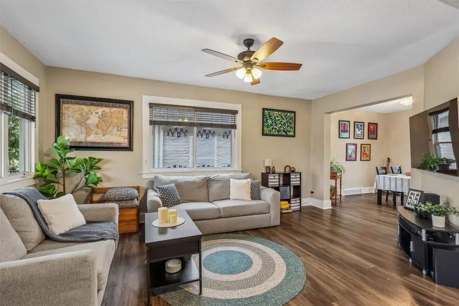 1816 8th Street, Des Moines, IA 50314 - #2