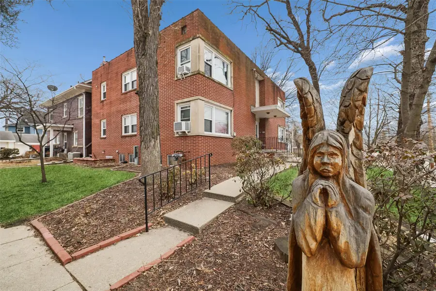 4230 Ingersoll Avenue #302, Des Moines, IA 50312 - #3