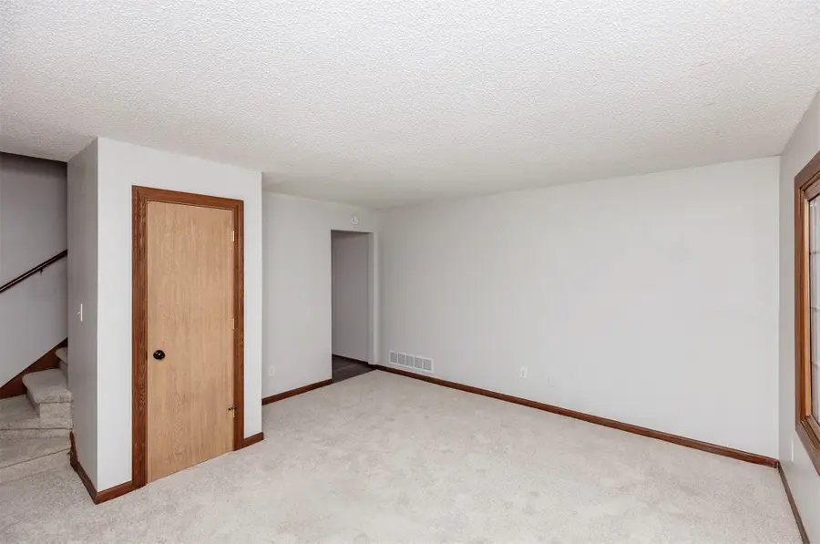 617 Hickory Hill Lane, Des Moines, IA 50317 - #3