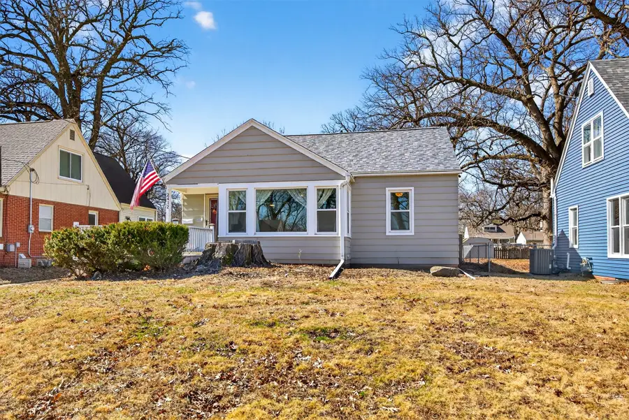 2412 33rd Street, Des Moines, IA 50310 - #2