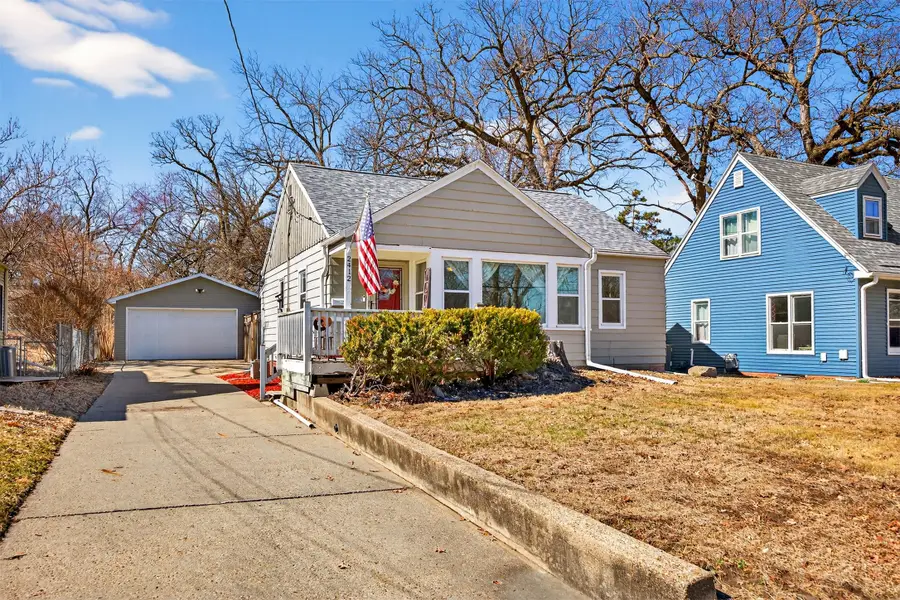 2412 33rd Street, Des Moines, IA 50310 - #3