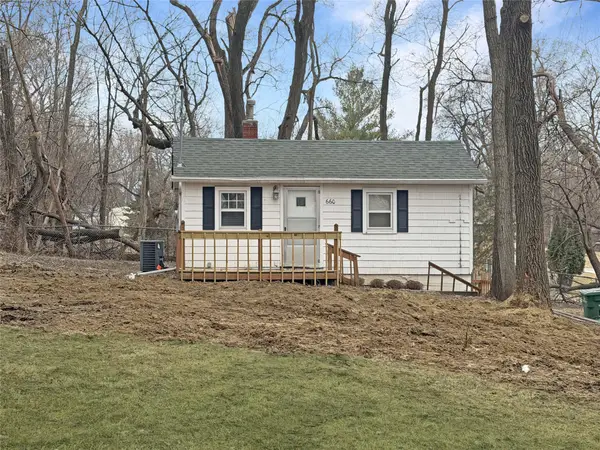 660 NW 45th Place, Des Moines, IA 50313