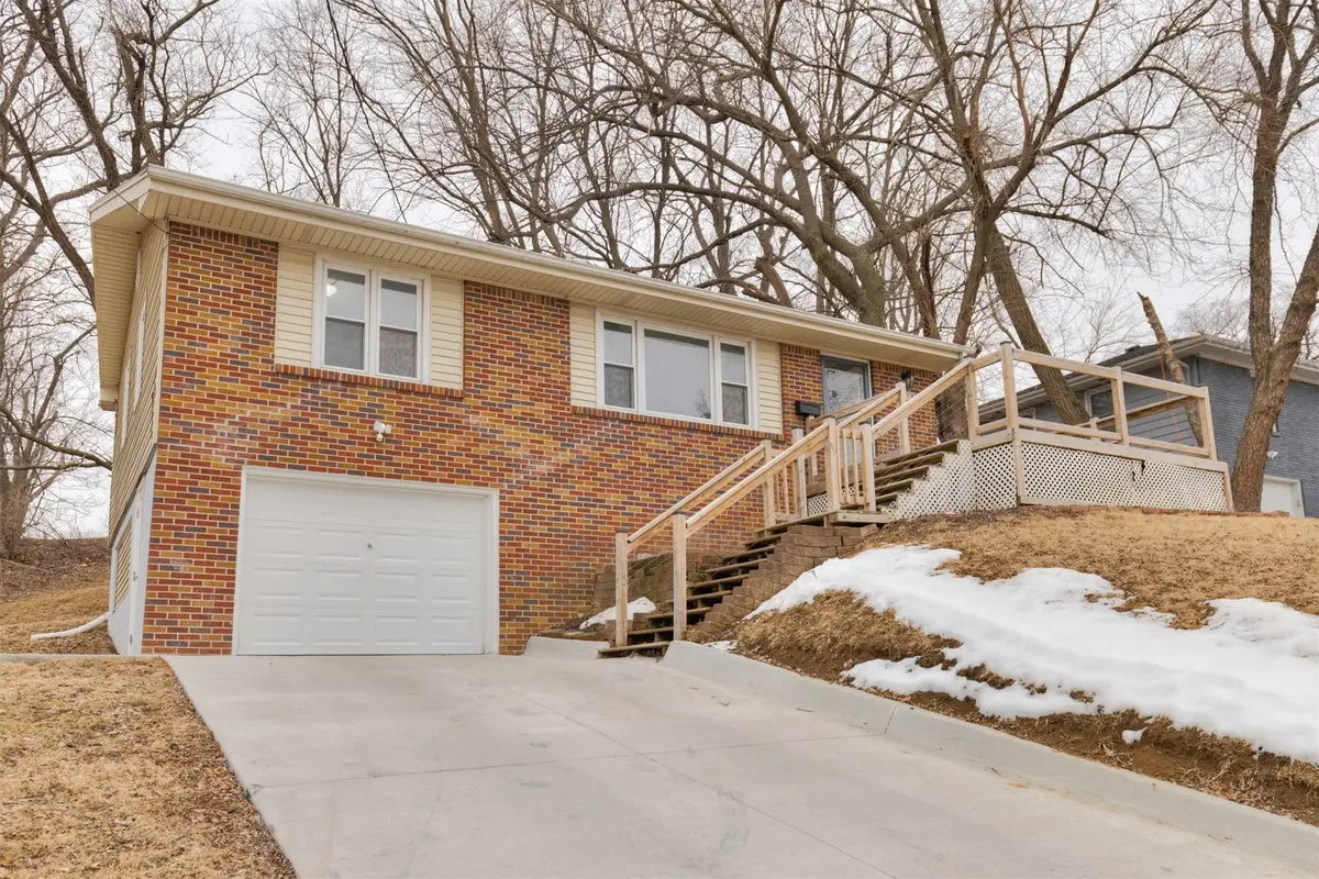 2418 Boston Avenue, Des Moines, IA 50310 - #1