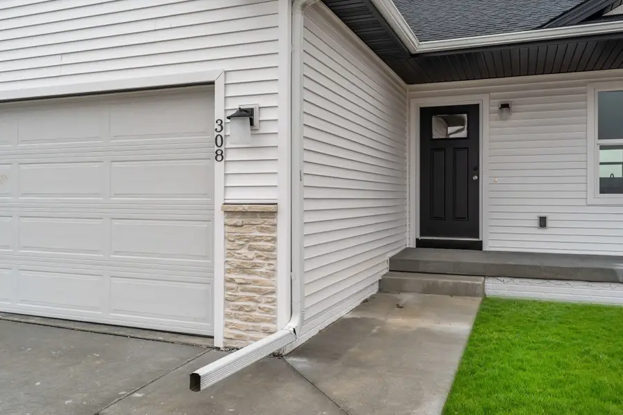 308 N 20th Street, Indianola, IA 50125 - #2