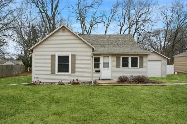 909 E Euclid Avenue, Indianola, IA 50125