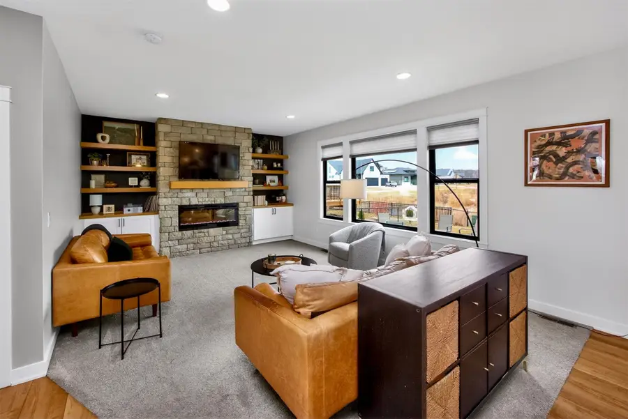 3324 Glenwood Drive, West Des Moines, IA 50265 - #3