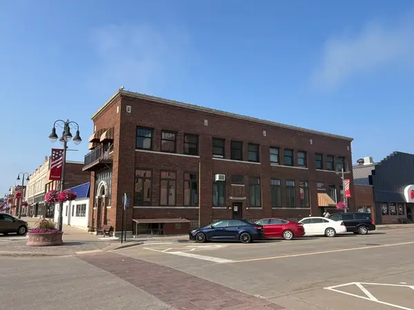 937 Broad Street, Grinnell, IA 50112