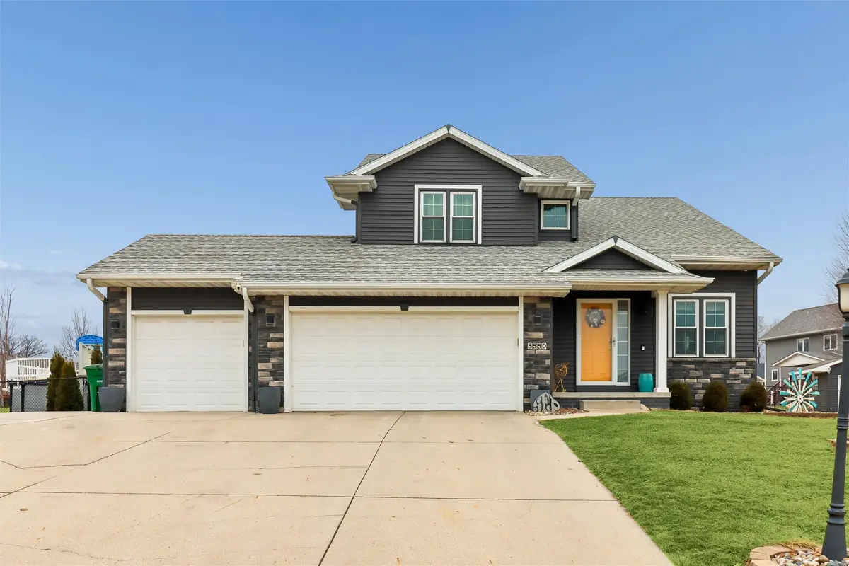 5550 Sunset Circle, Pleasant Hill, IA 50327 - #1