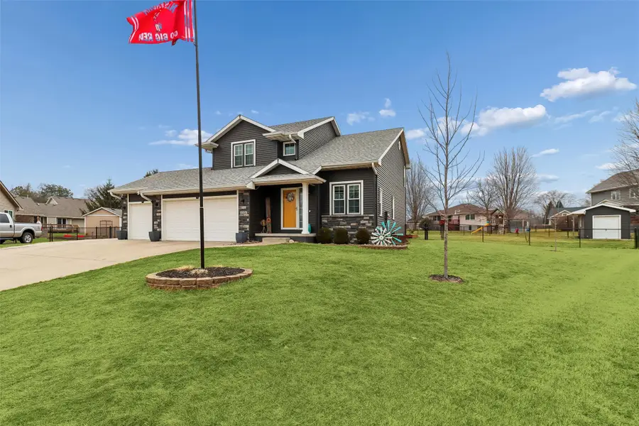 5550 Sunset Circle, Pleasant Hill, IA 50327 - #3