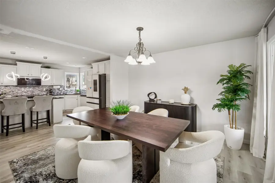 12711 Valdez Drive, Urbandale, IA 50323 - #3