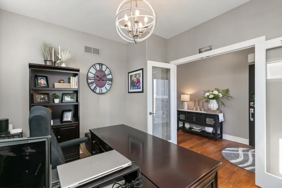 14308 Oakwood Drive, Urbandale, IA 50323 - #3