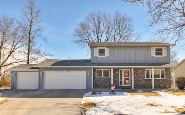 820 Summer Meadows Court, Perry, IA 50220