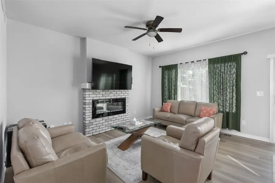 4736 167th Street, Urbandale, IA 50323 - #2