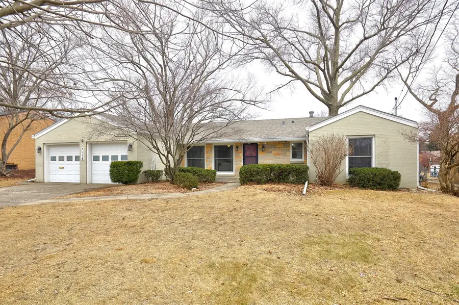 7114 Sunset Terrace, Windsor Heights, IA 50324 - #2