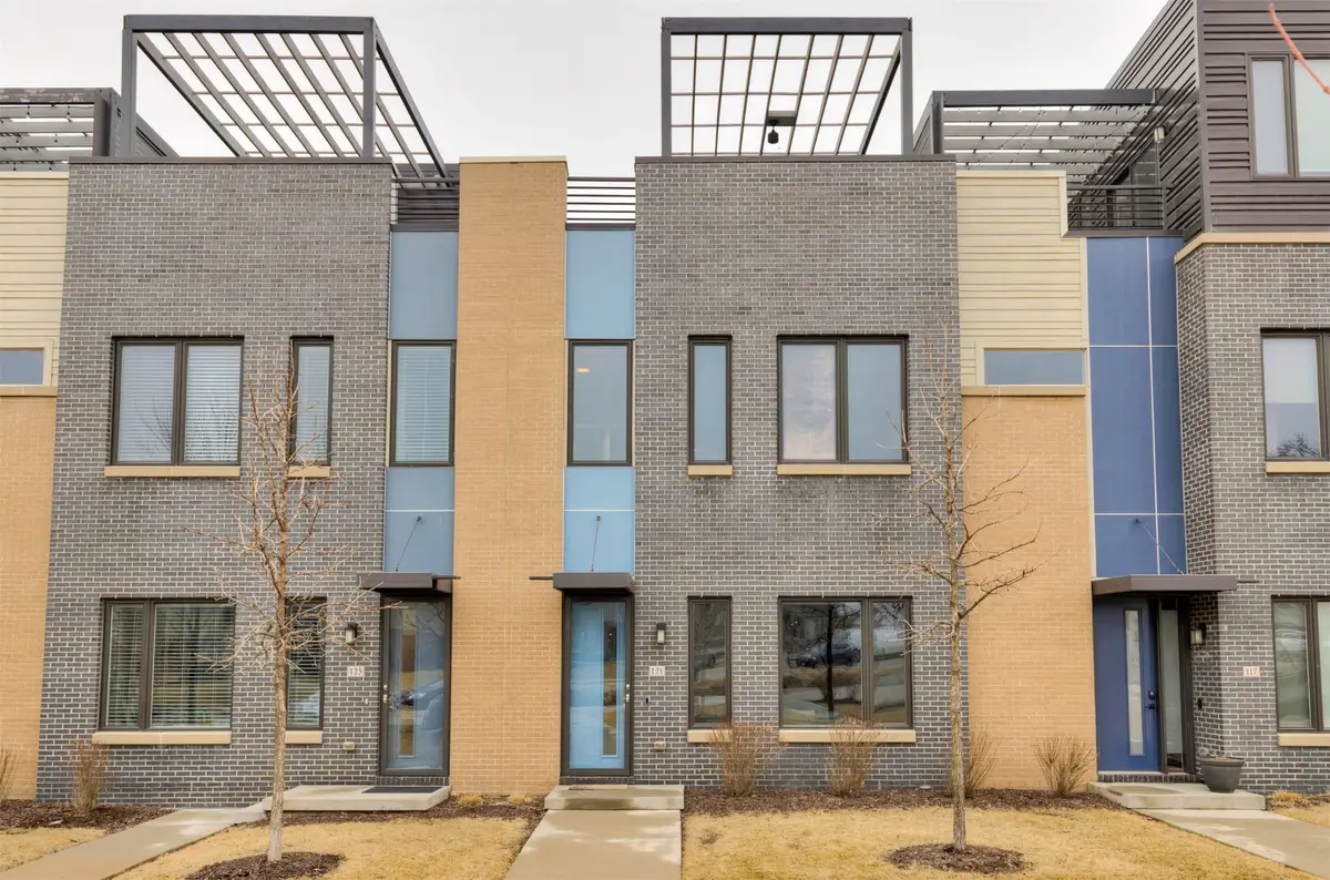 121 E Center Street, Des Moines, IA 50309 - #1