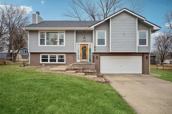 213 34th Court, West Des Moines, IA 50265