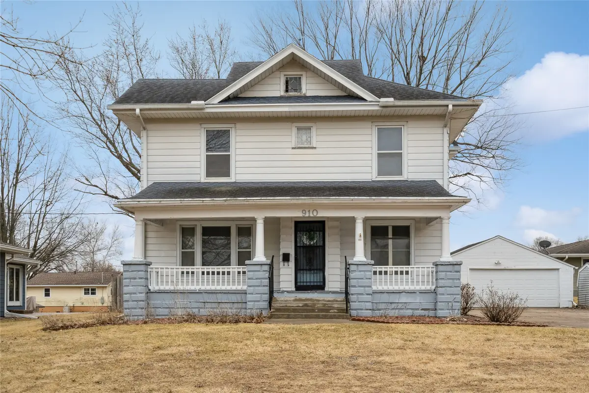 910 W Madison Street, Knoxville, IA 50138 - #1