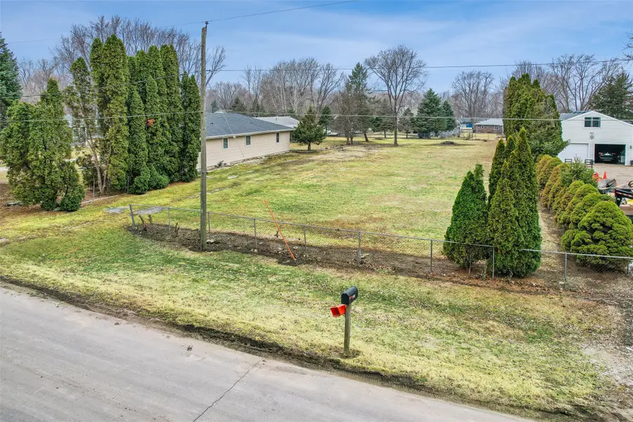 2700 NE 53rd Court, Des Moines, IA 50317 - #2