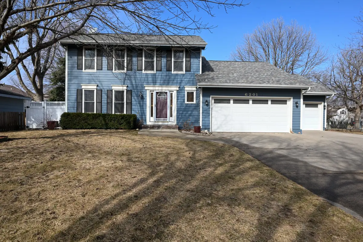 6201 Center Street, West Des Moines, IA 50266 - #1