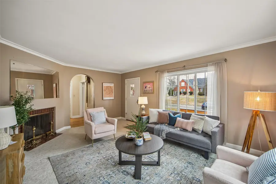 5716 Kingman Avenue, Des Moines, IA 50311 - #3