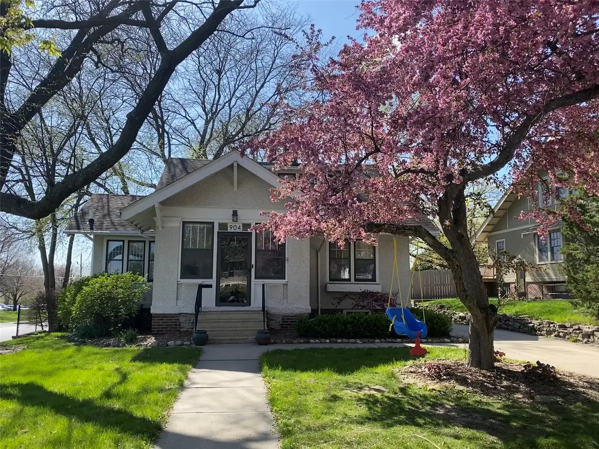 904 45th Street, Des Moines, IA 50312 - #1