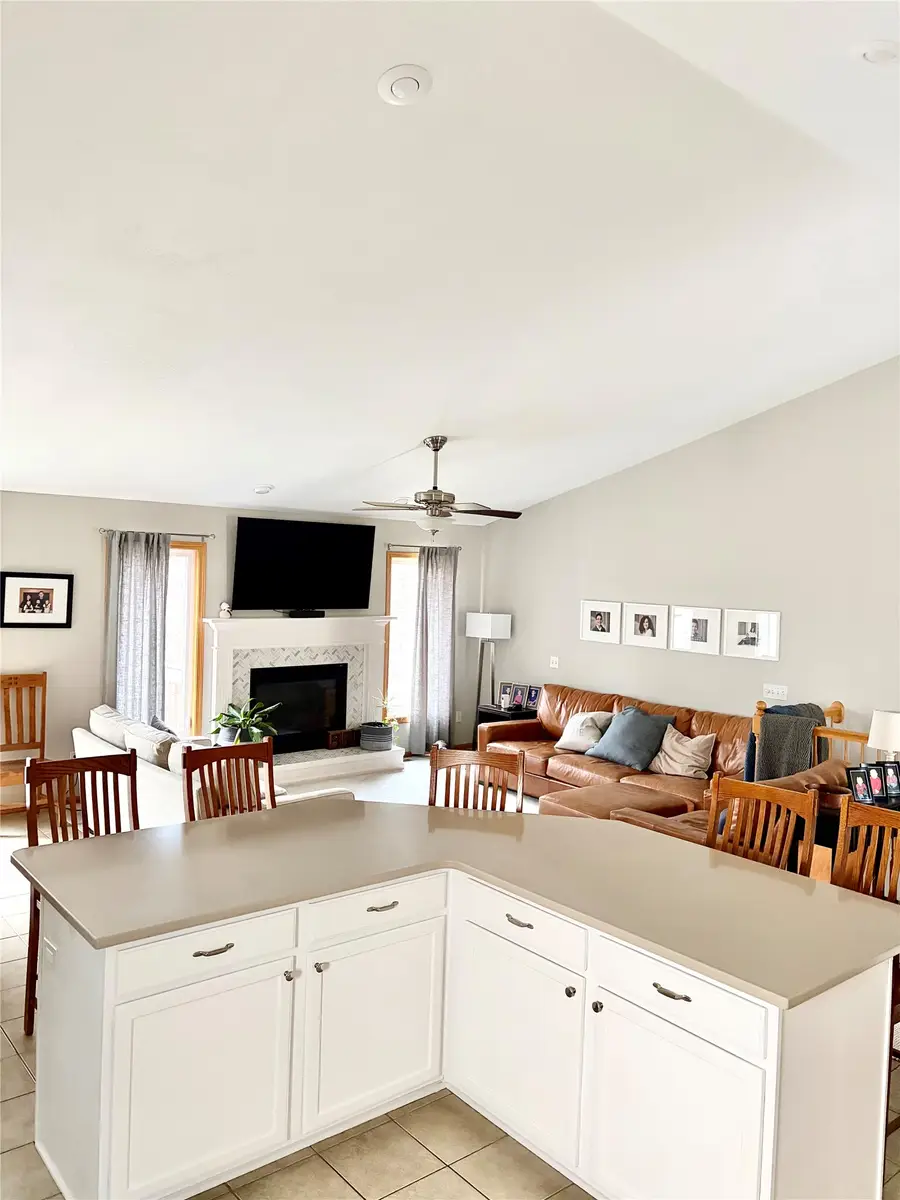 4385 Meadow Valley Drive, West Des Moines, IA 50265 - #2