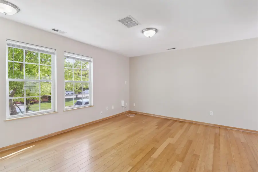 15203 Greenbelt Drive, Urbandale, IA 50323 - #3