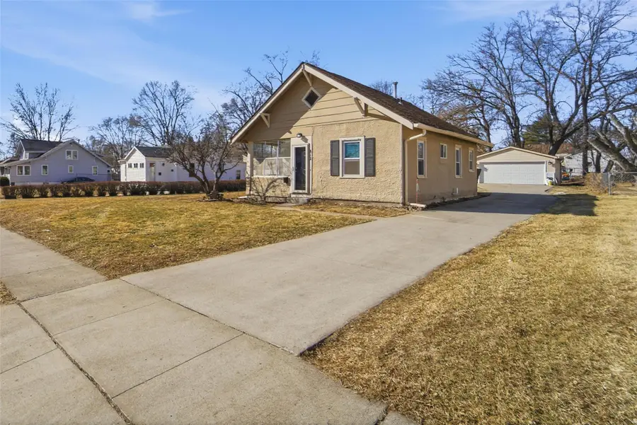 812 9th Street, West Des Moines, IA 50265 - #2
