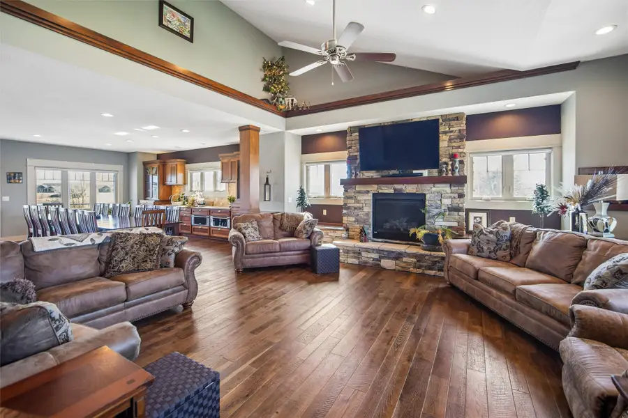 110 Lake Shore Drive, Dallas Center, IA 50063 - #3