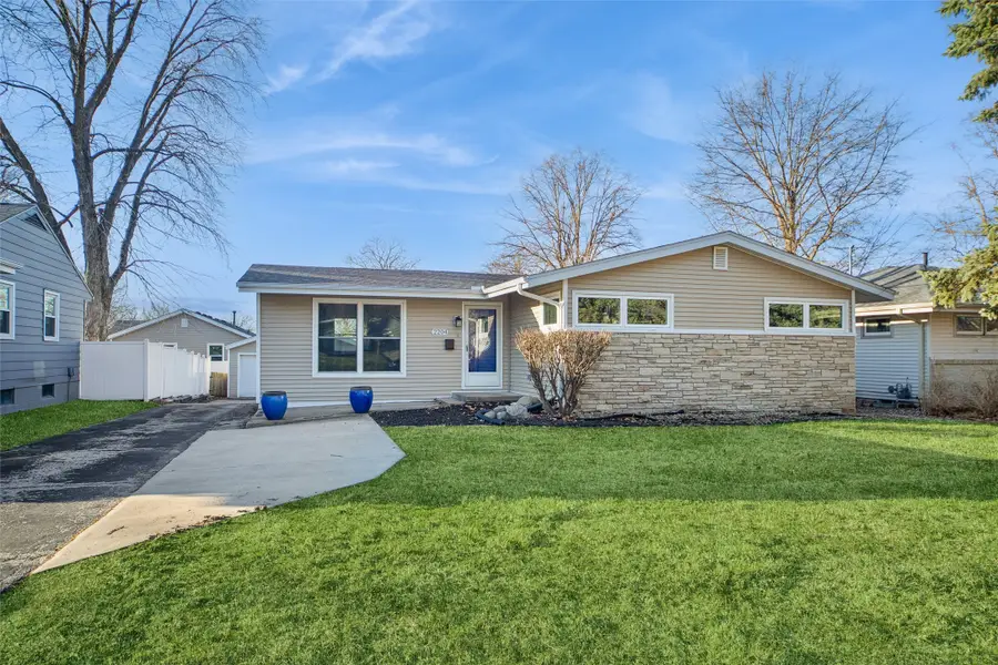 2204 Hillside Avenue, West Des Moines, IA 50265 - #2